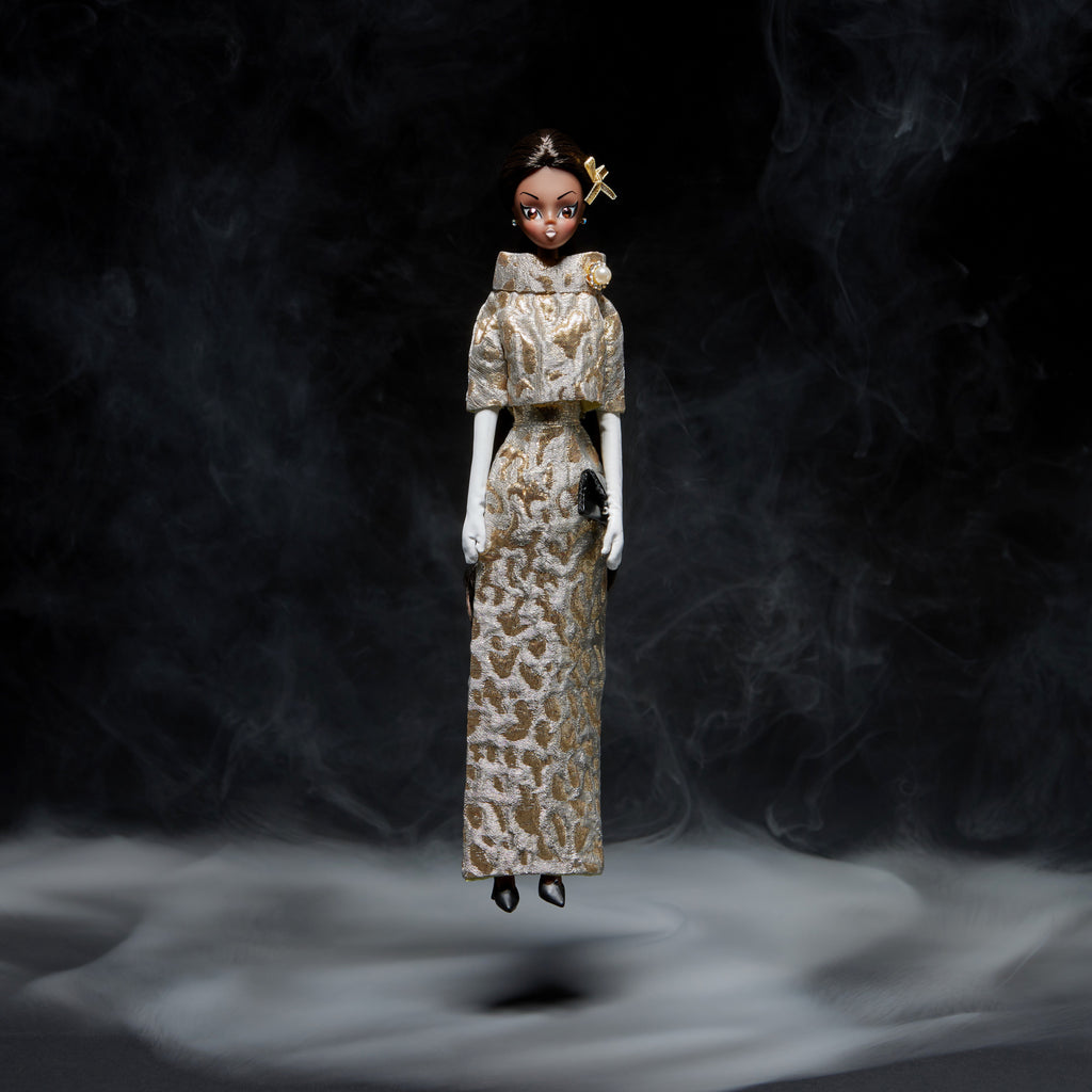 Marni dressed in golden "Operette"