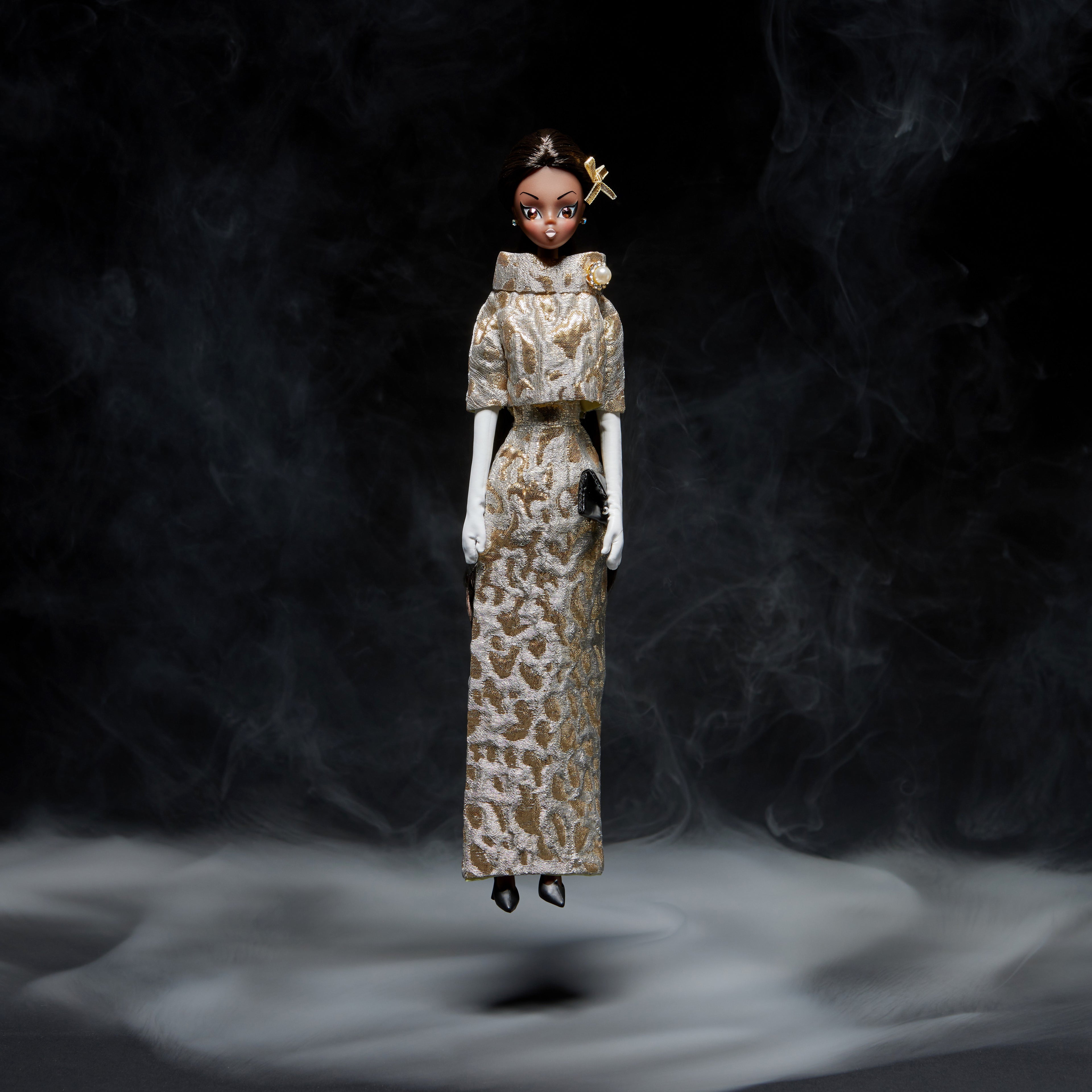 Marni dressed in golden "Operette"